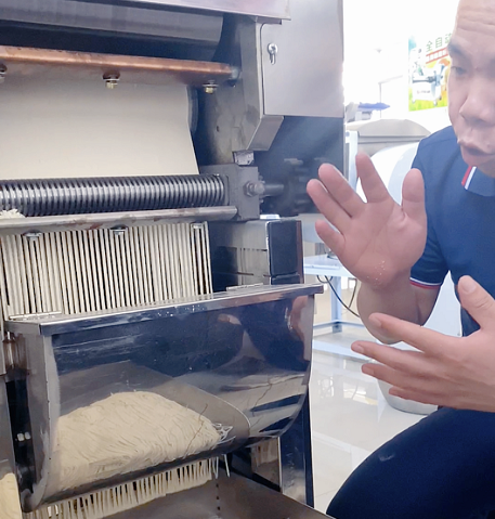 怎么用面條機(jī)做鮮面 怎么用面條機(jī)做鮮面