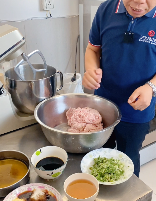 灌湯包機怎么做湯包 灌湯包機怎么做湯包