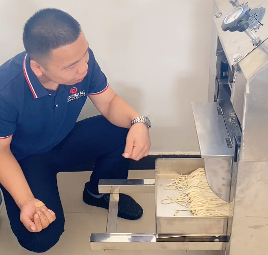 面條機怎么做面條 面條機怎么做面條